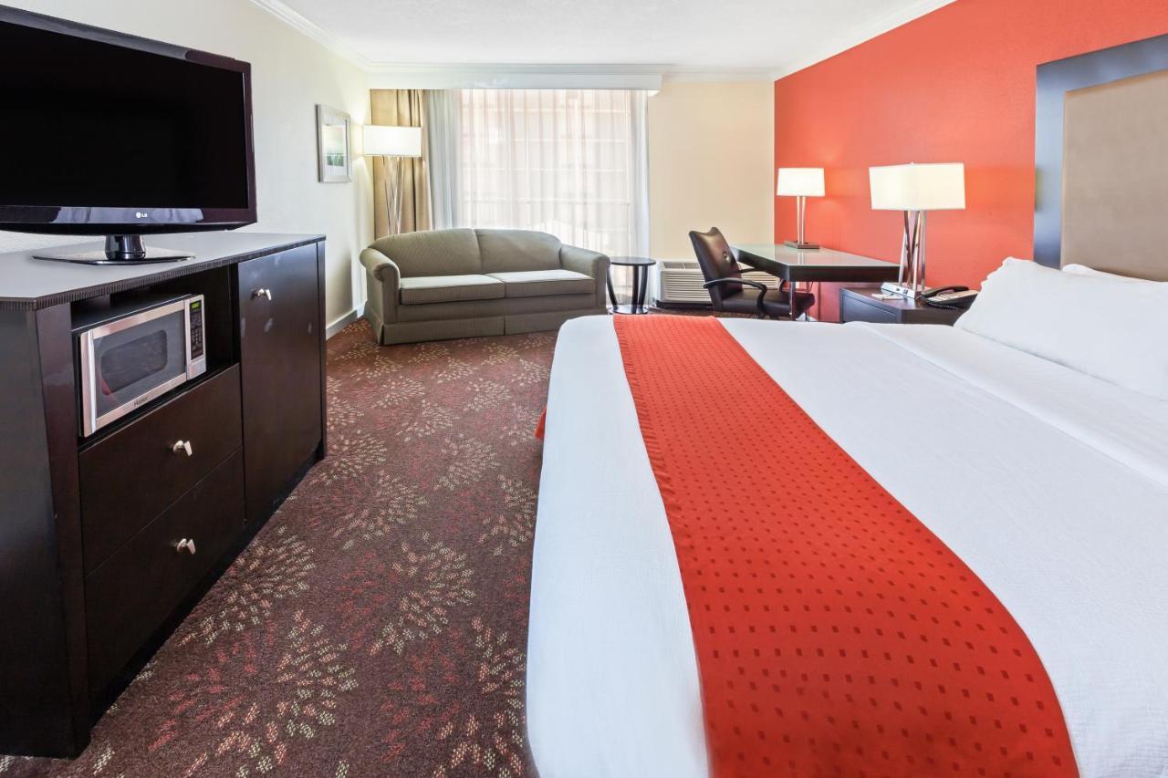 Holiday Inn Tyler - Conference Center By Ihg Bagian luar foto