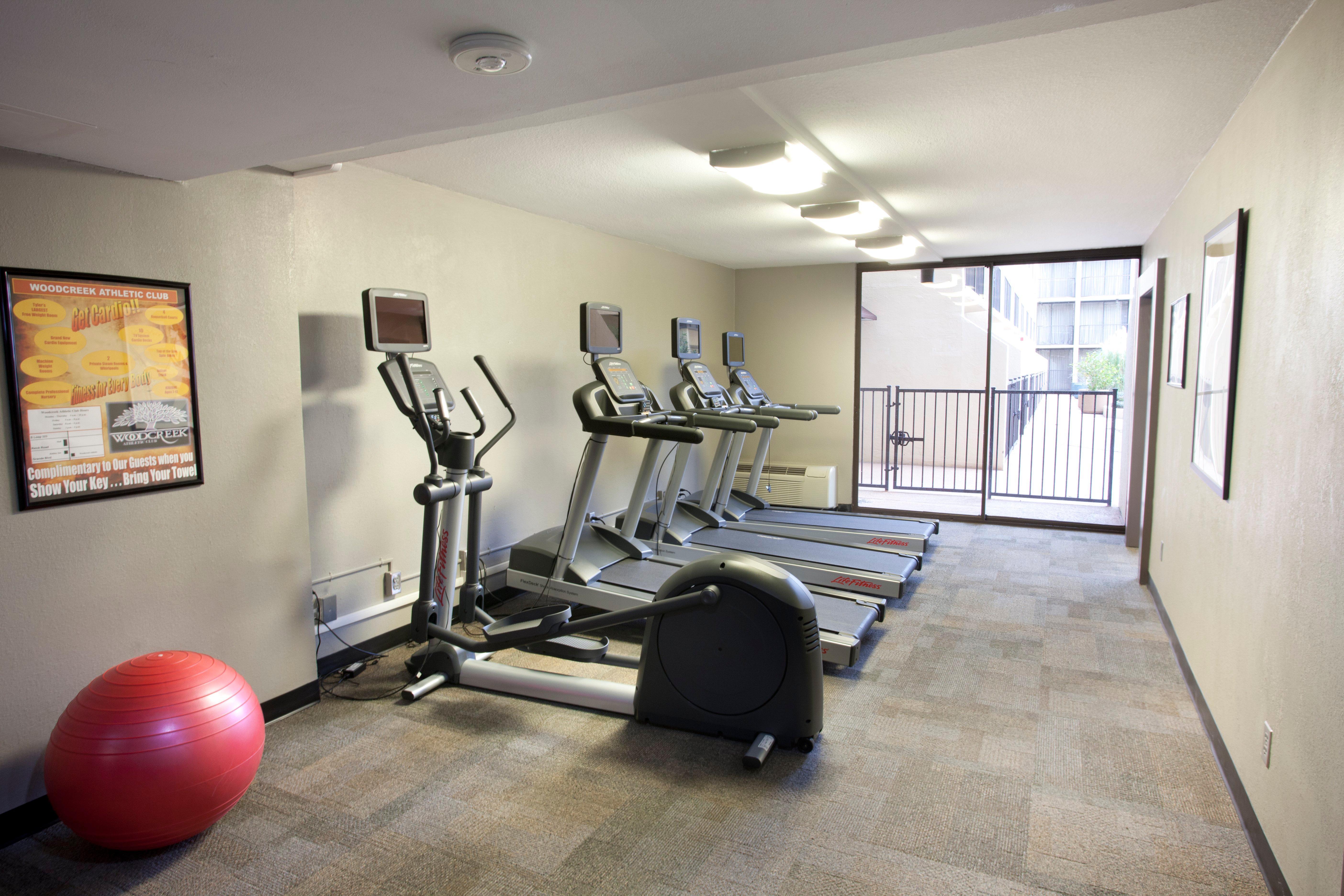 Holiday Inn Tyler - Conference Center By Ihg Bagian luar foto