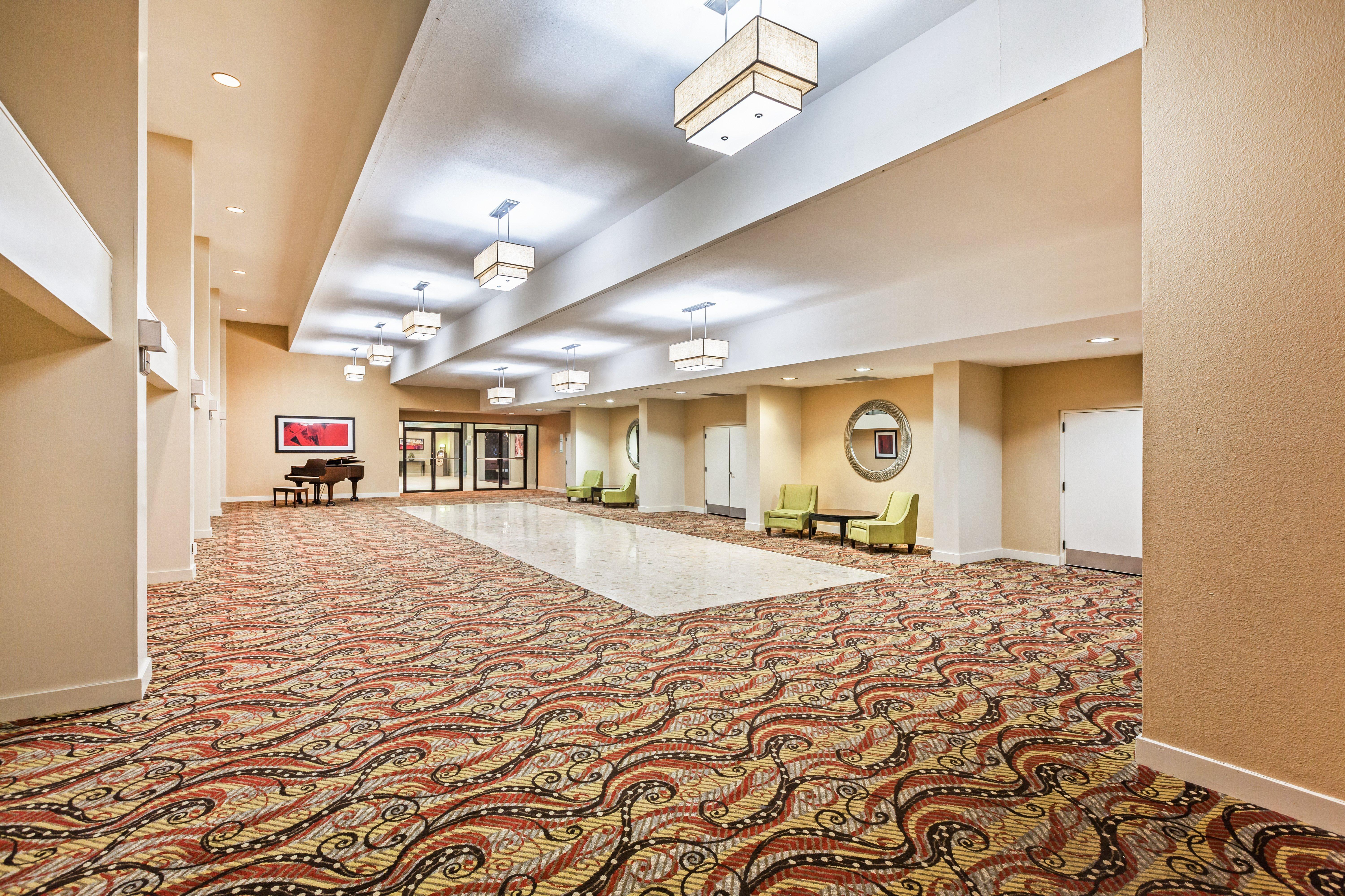 Holiday Inn Tyler - Conference Center By Ihg Bagian luar foto