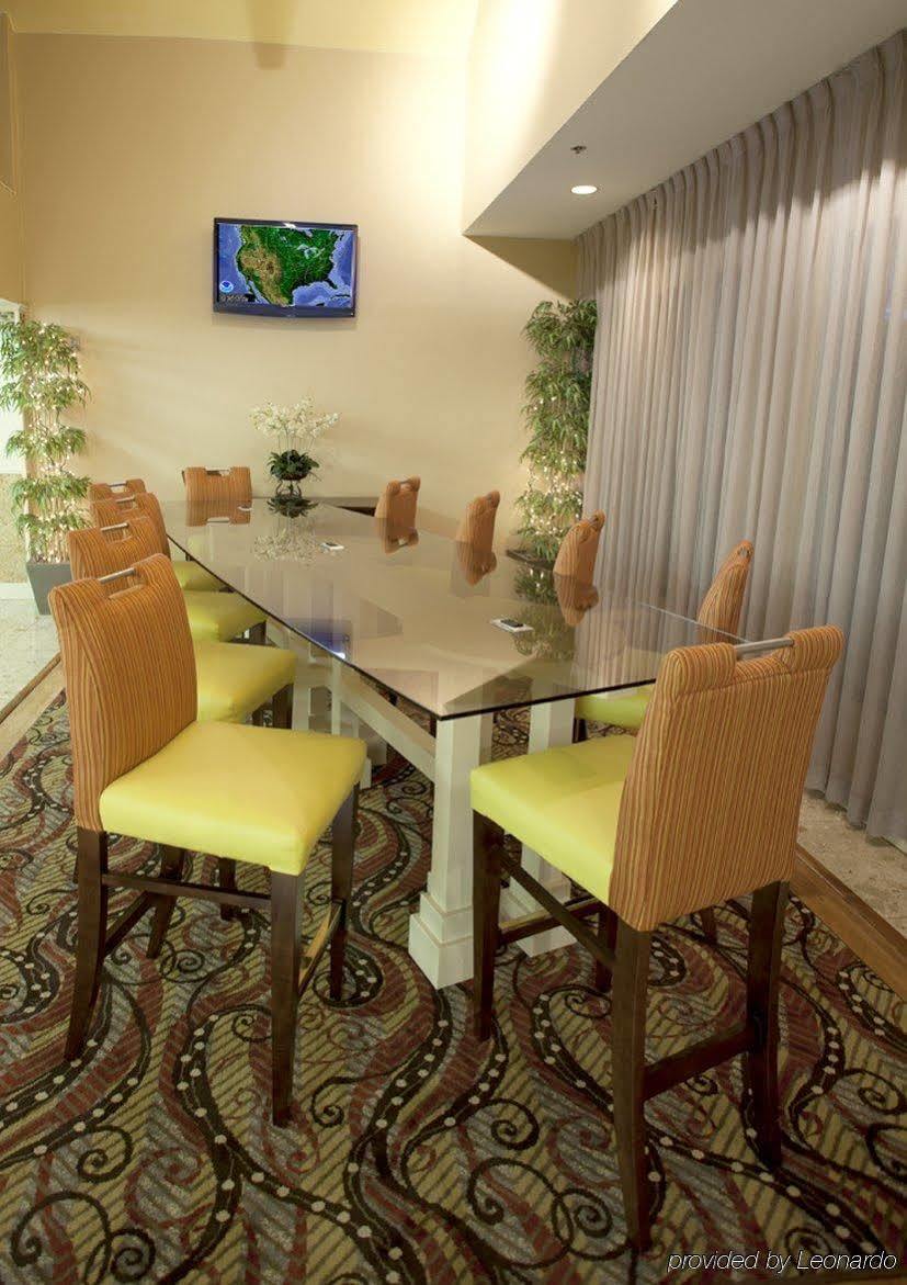 Holiday Inn Tyler - Conference Center By Ihg Bagian luar foto